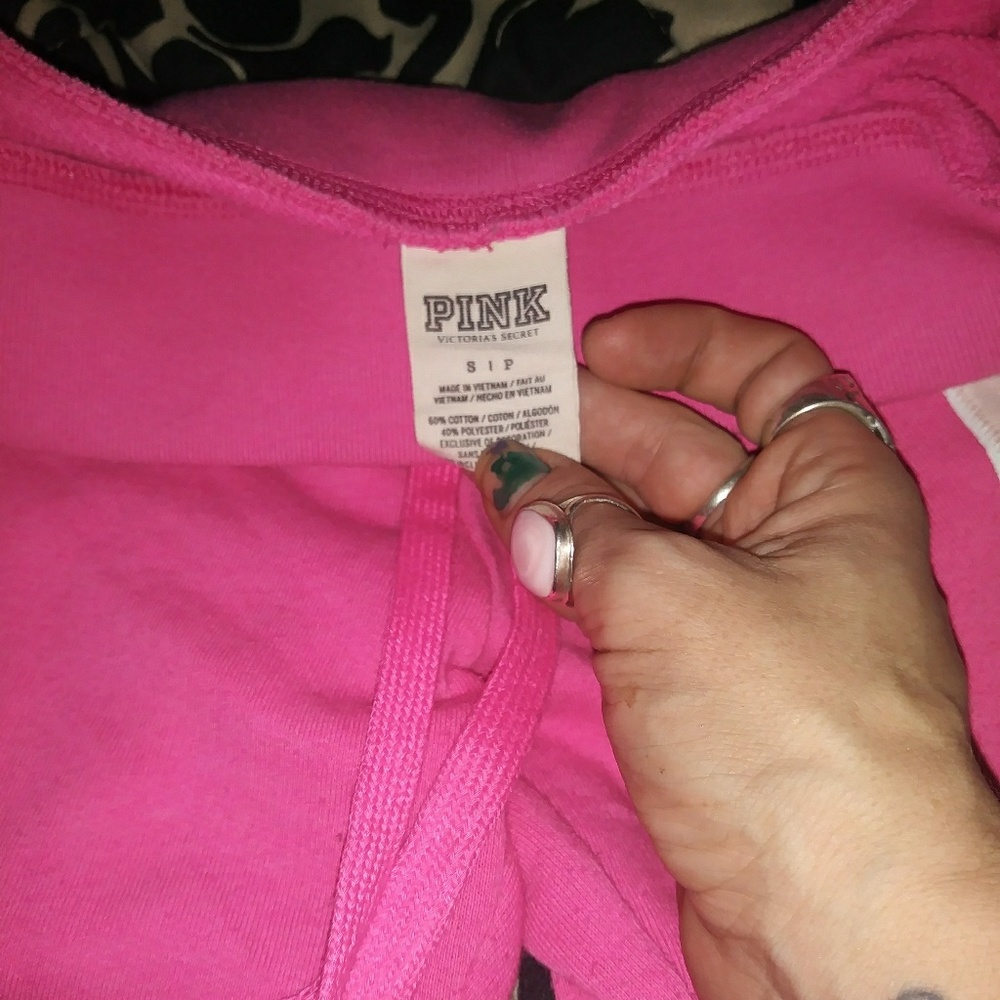 Pink VS - Picture 3 of 4